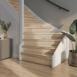 Vivafloors Traprenovatie 8360 – EcoVloeren – sfeerbeeld trap