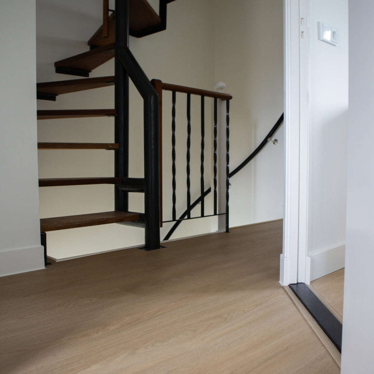 Vivafloors Eiken 8540 PVC-vloer – EcoVloeren – sfeerbeeld interieur