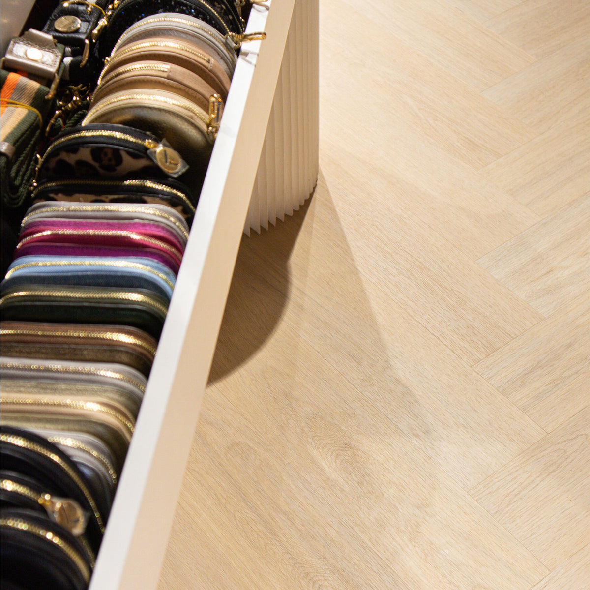 Vivafloors Walvisgraat 7810 PVC-vloer – EcoVloeren – sfeerbeeld interieur